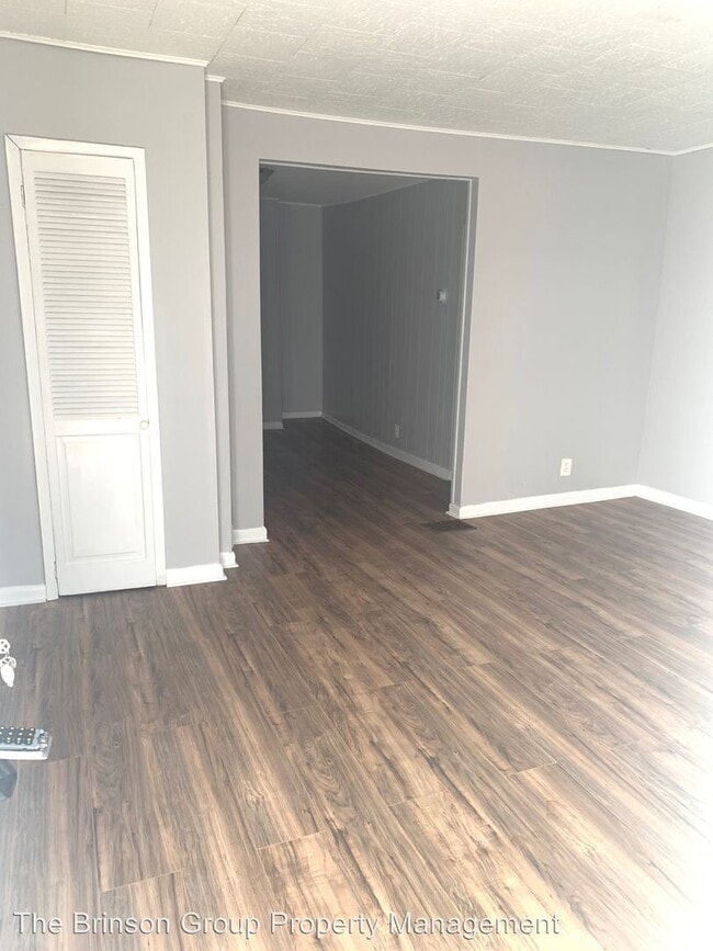 Building Photo - 4 br, 1.5 bath House - 407 Lawrence Street