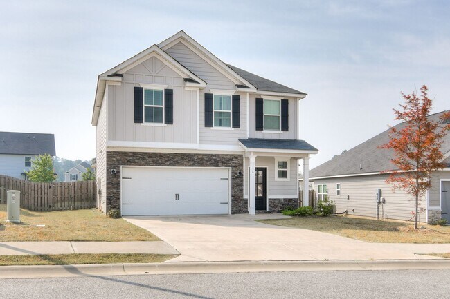 Foto del edificio - 4 Bedroom 2 Bathroom Two Story Home