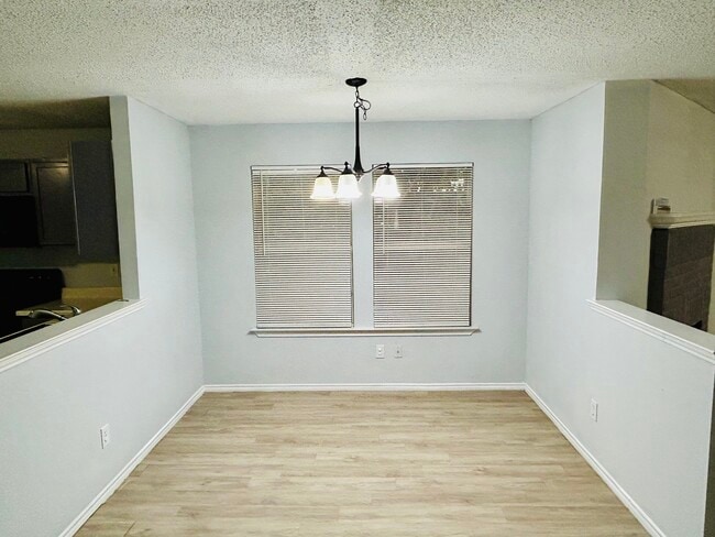 Foto del edificio - 4404 Courtside Dr