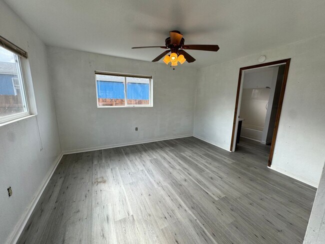 Foto del edificio - 212 Moreland Ave