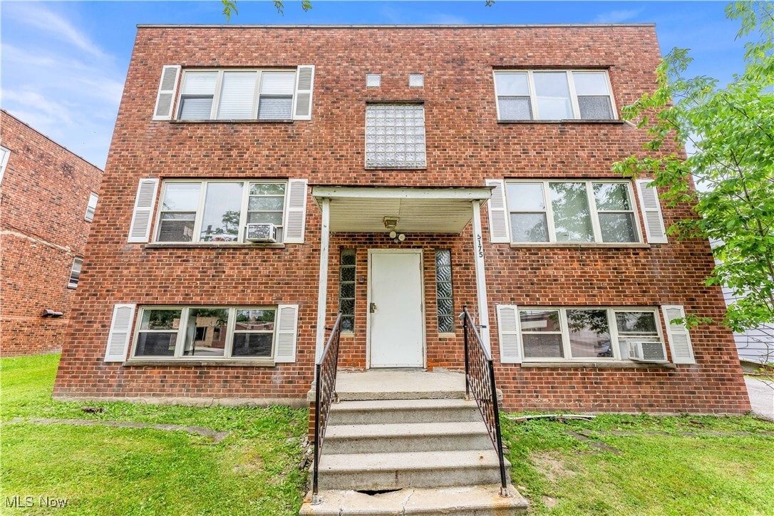 Primary Photo - 5175 Warrensville Center Rd