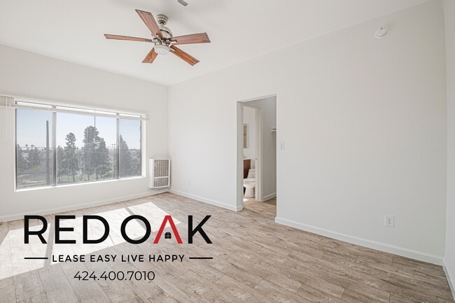 Building Photo - 932 Irolo St