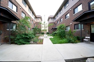 Building Photo - 540 King St E