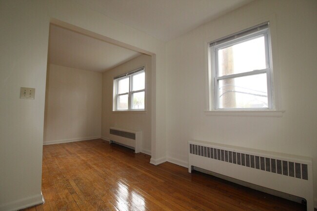 Foto del edificio - 33 Burnside Ave