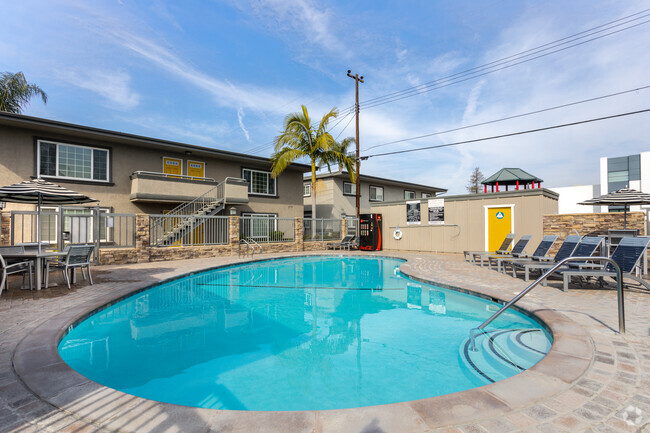 Pool - Pointe Pacific Apartment Homes