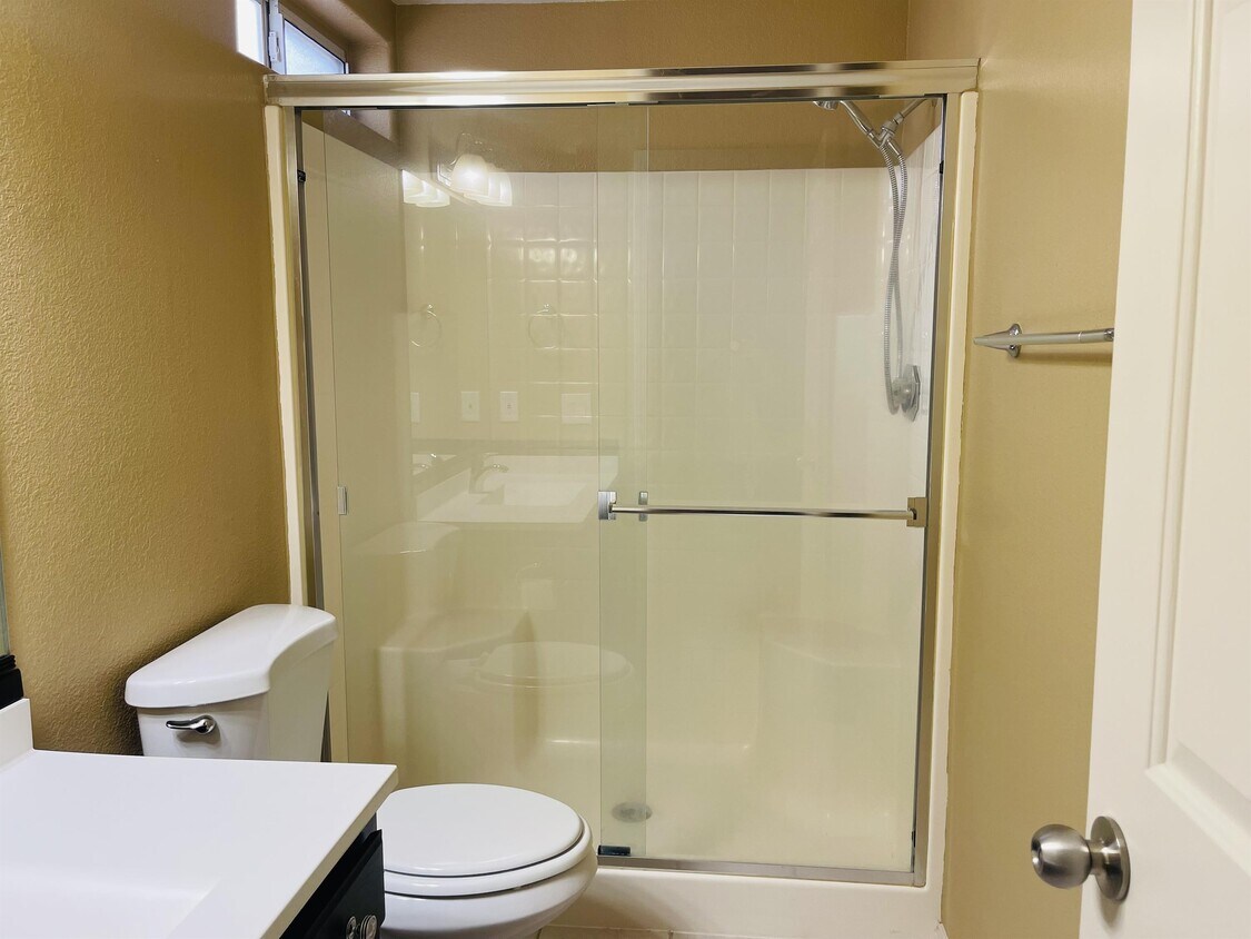 Foto principal - 2428 Mohave Ridge Ave