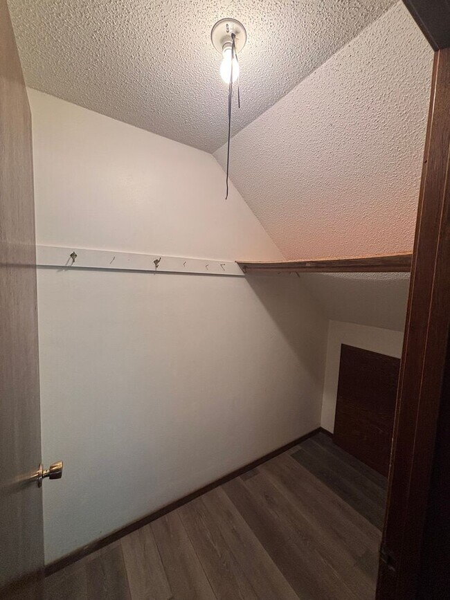 Foto del edificio - Fandre Dr 2823-2825