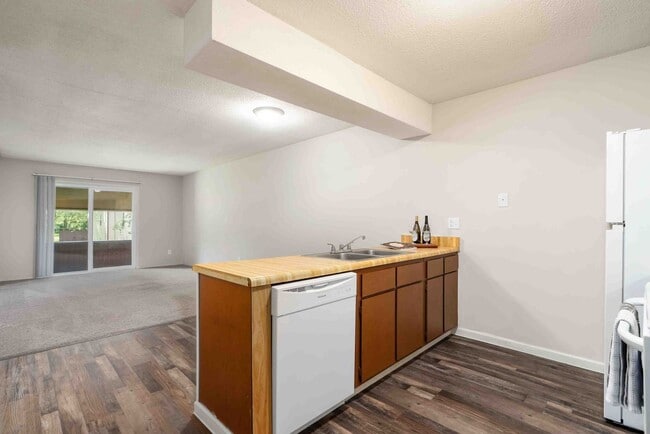 Interior Photo - Country Village