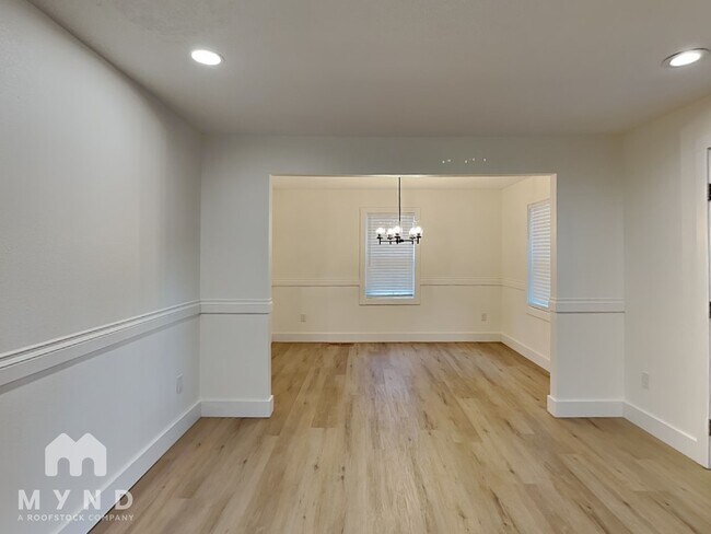 Foto del edificio - 1906 NE Franklin St