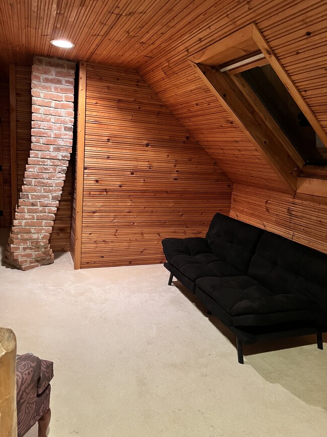 Upstairs living room - 636 Cliff St