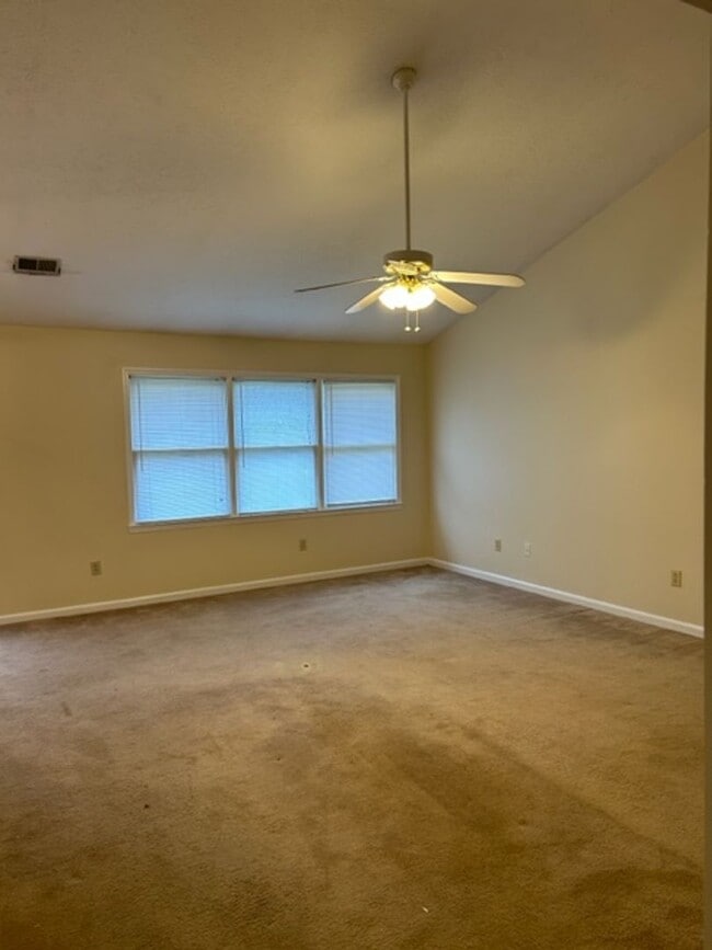 Building Photo - The Vineyard Ranch Home     231113