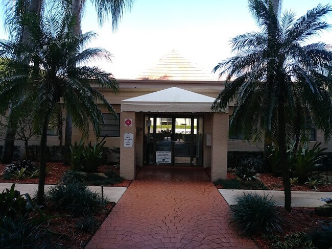 Foto del edificio - 10401 W Broward Blvd