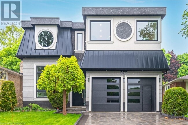 Building Photo - 527 Vyner Crescent