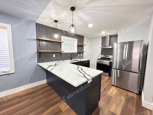 Building Photo - 1328 Sharon St NW