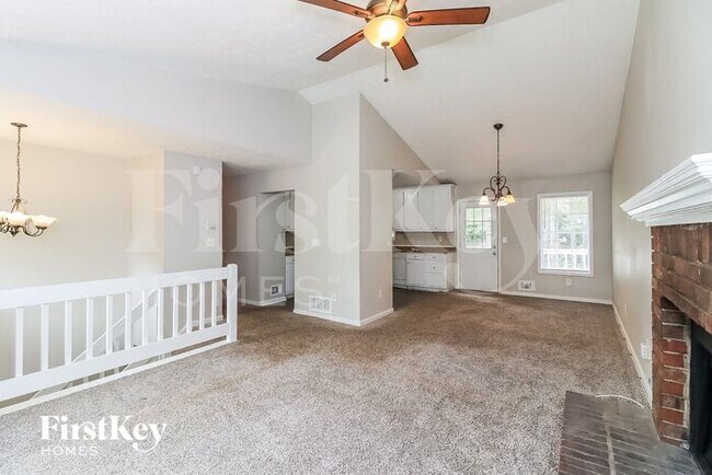 Building Photo - 2982 Valley View Cir
