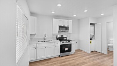 Building Photo - 24787 Valecrest Dr