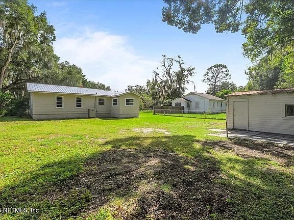 Building Photo - 1604 Husson Ave