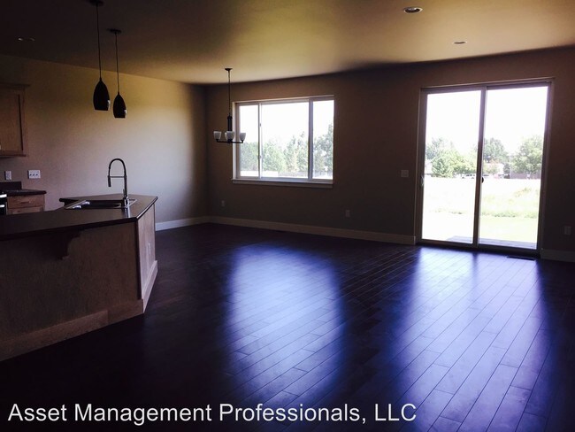 Building Photo - 701 Winter Green Dr