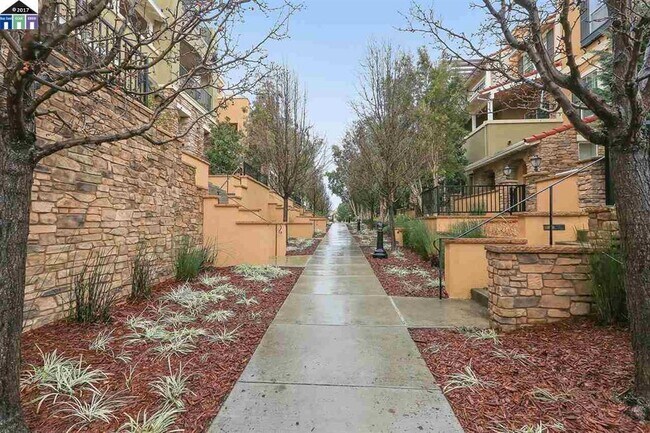 Building Photo - Luxury Townhome in Dublin Ranch