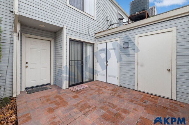 Foto del edificio - Gated 2-Story 2 Bedroom 2.5 Bath Townhome ...