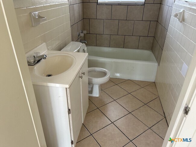 Foto del edificio - 804 Jefferis Ave