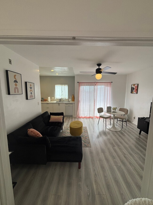 Foto del edificio - Golden Glen Apartments