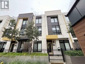 Building Photo - 100-T100 River St