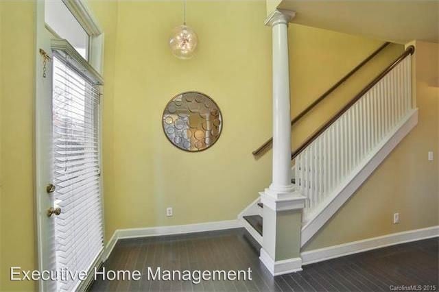 Building Photo - 255 Sloane Square Way
