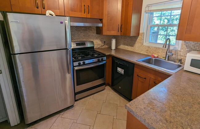 Building Photo - 1 Fieldstone Dr