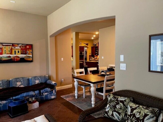 Building Photo - 4003 Crest Cove