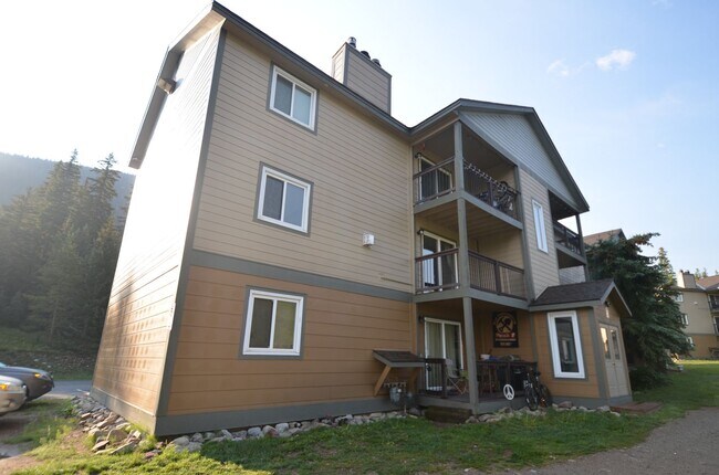 Foto del edificio - Best priced 3 Bedroom in Summit County!  3 Bedroom 2 bathrooom Condo, 10 minutes from Breck! Year...