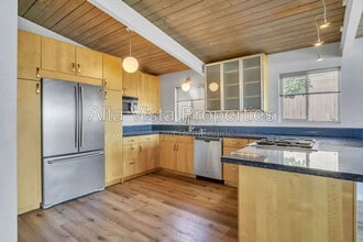 Building Photo - 2569 Loring St