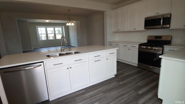 Foto del edificio - 2943 Sunflower Rd