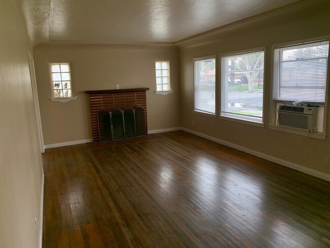 Building Photo - 1452 N 5th St