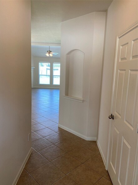 Foto del edificio - 25119 Hazel Ranch Dr