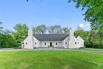 Building Photo - 211 Griffen Ave