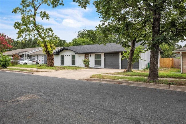 Foto del edificio - 1411 Manford Hill Dr