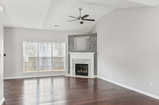 Foto del edificio - 3690 Brookwood Blvd