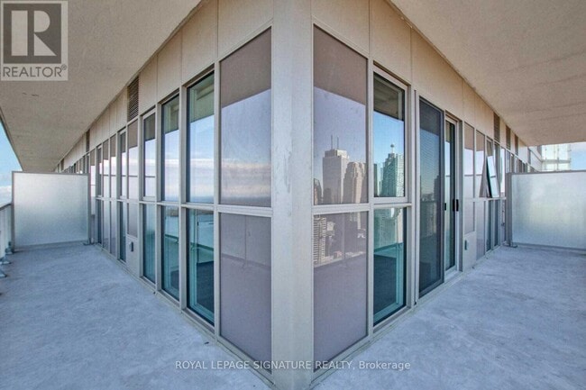 Photo du bâtiment - 15 Lower Jarvis St