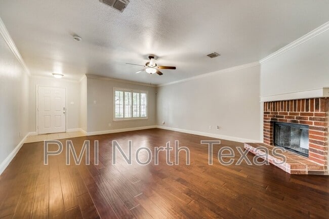 Building Photo - 9757 Everson Dr