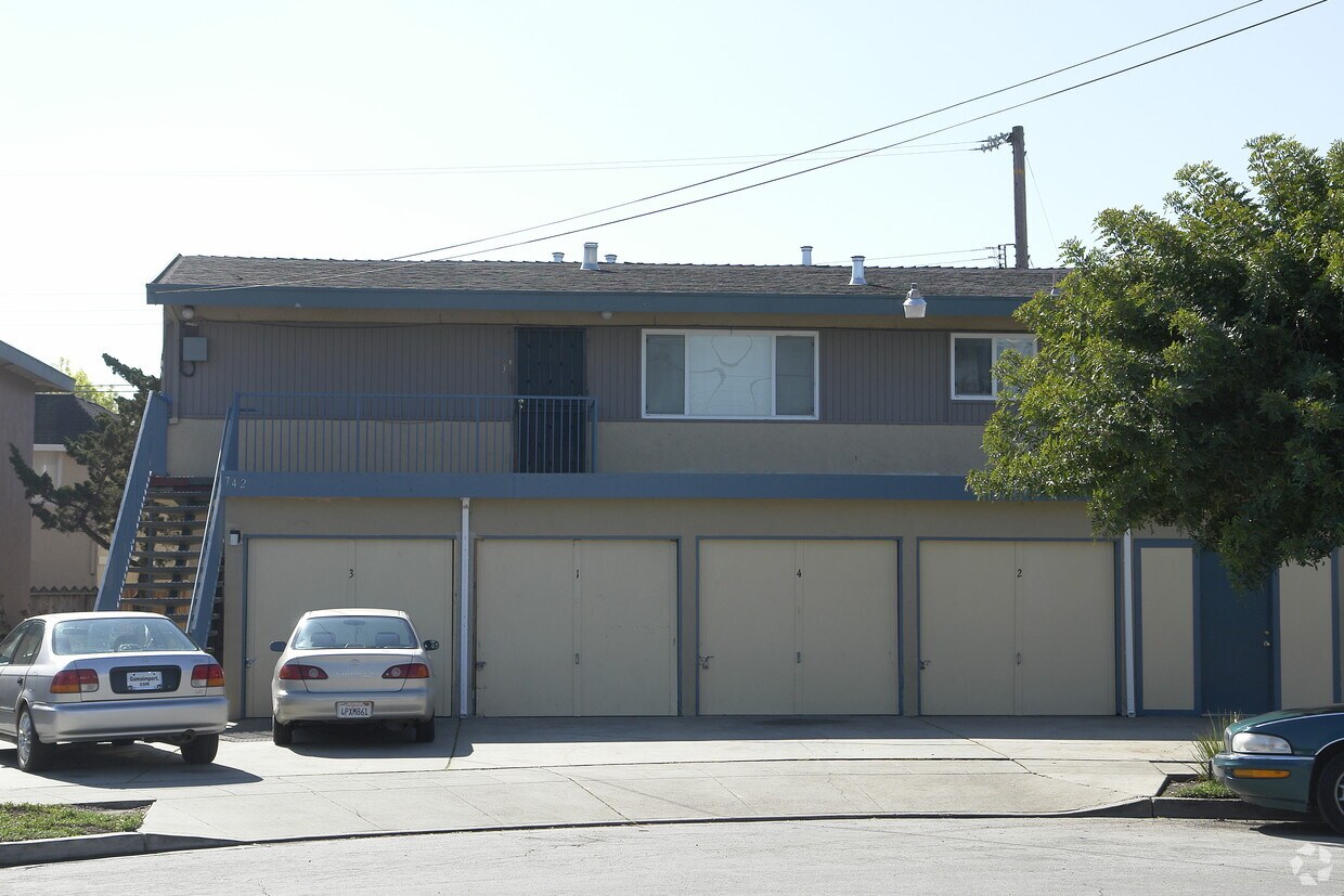 Primary Photo - Harris Court