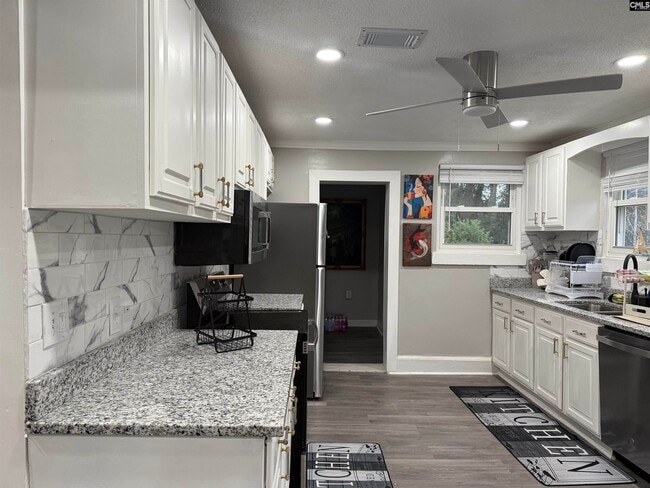 Foto del edificio - 3416 Hazelhurst Rd