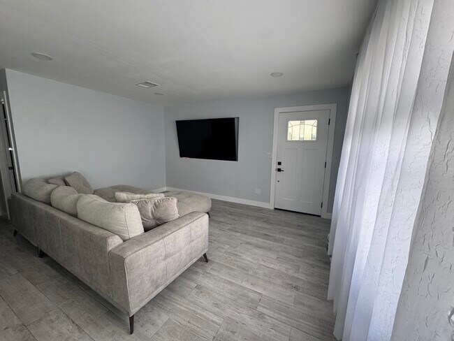 Foto del edificio - 4111 Carson St NE
