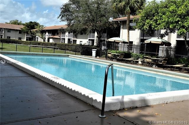 Building Photo - 8770 Royal Palm Blvd