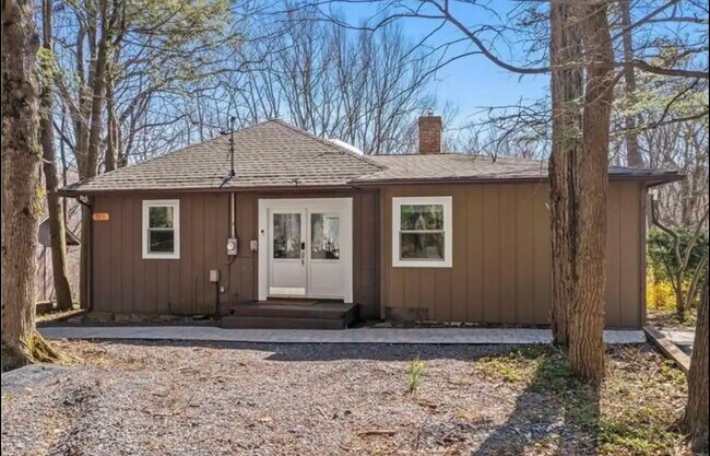 Building Photo - 315 Goldfinch Pl