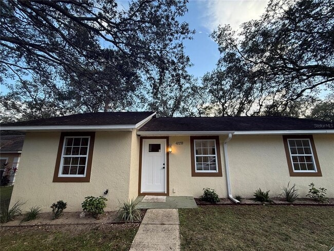 Building Photo - 40233 Palm St