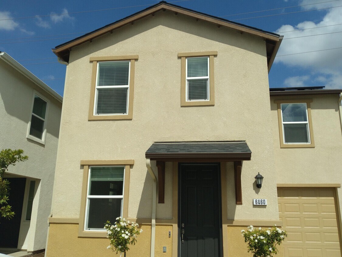 Primary Photo - 6460 E Malbec Dr