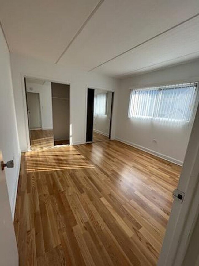 Foto del edificio - 160 E Lake St
