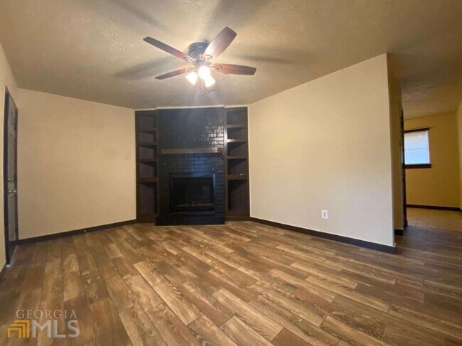 Building Photo - 1031 Alpine Ct