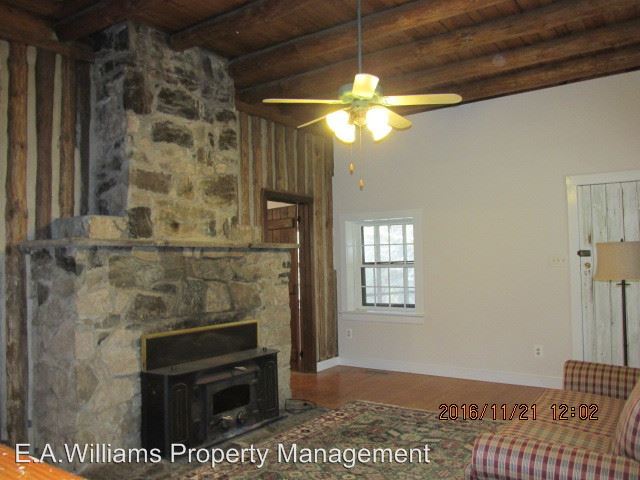 Building Photo - 6331 Mockingbird Ln